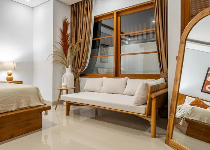 Sofia - Quiet Pool Escape With Spacious Sundeck In Prime Location