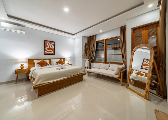 Sofia - Quiet Pool Escape With Spacious Sundeck In Prime Location