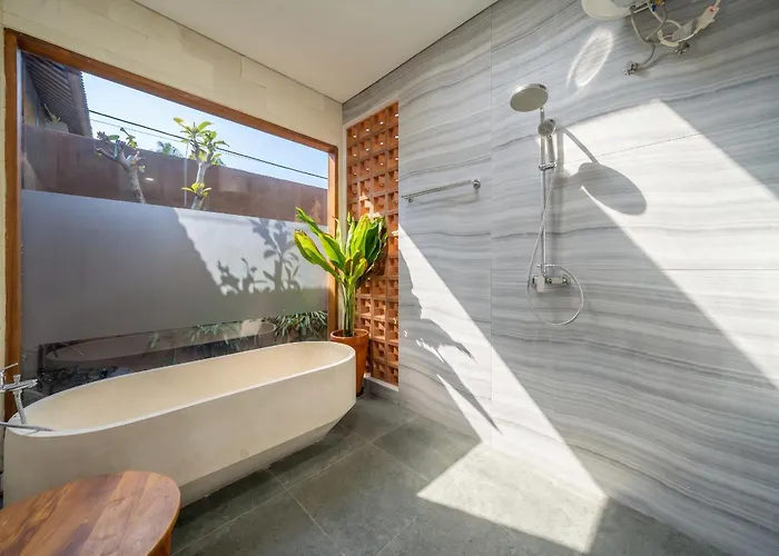Villa Sofia - Quiet Pool Escape With Spacious Sundeck In Prime Location
